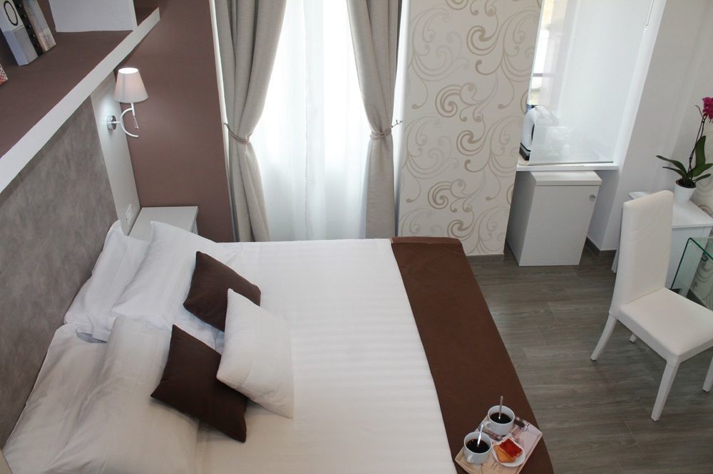 Elenoire Rooms & Suite Рим Екстер'єр фото