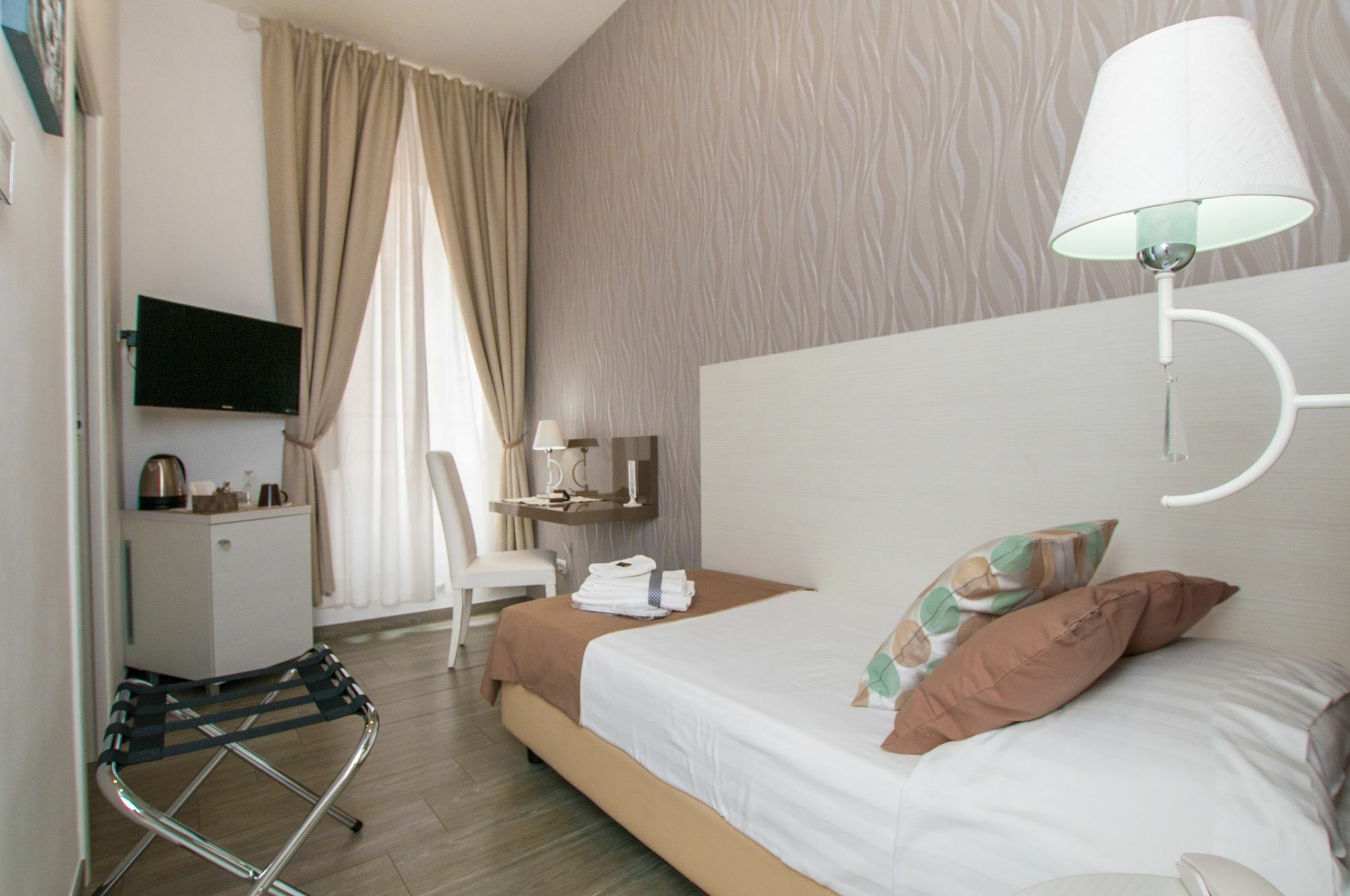 Elenoire Rooms & Suite Рим Екстер'єр фото